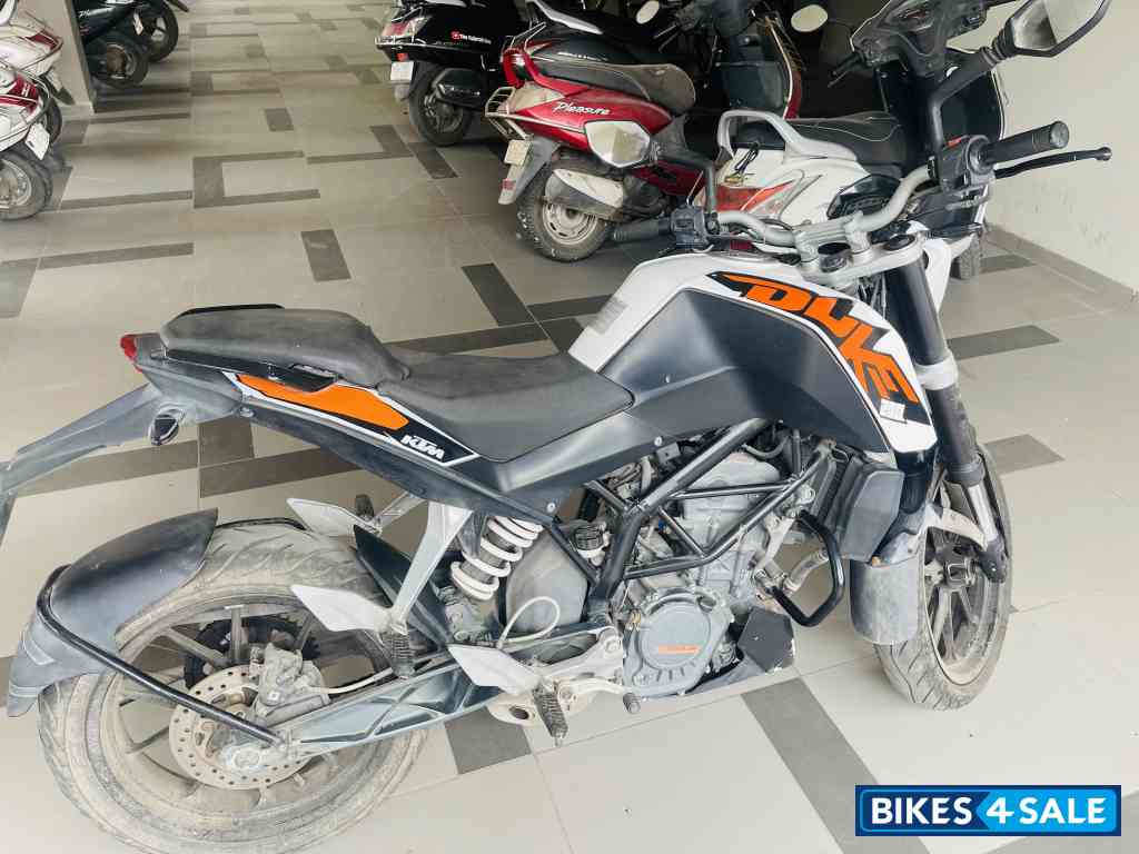 KTM Duke 200