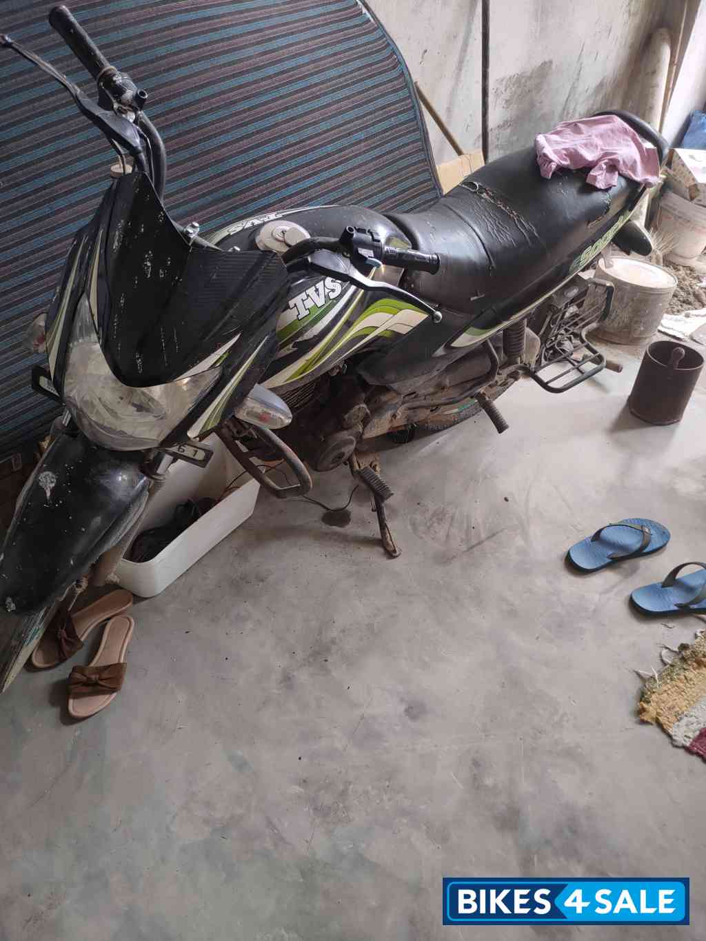 Black And Blu TVS Sport