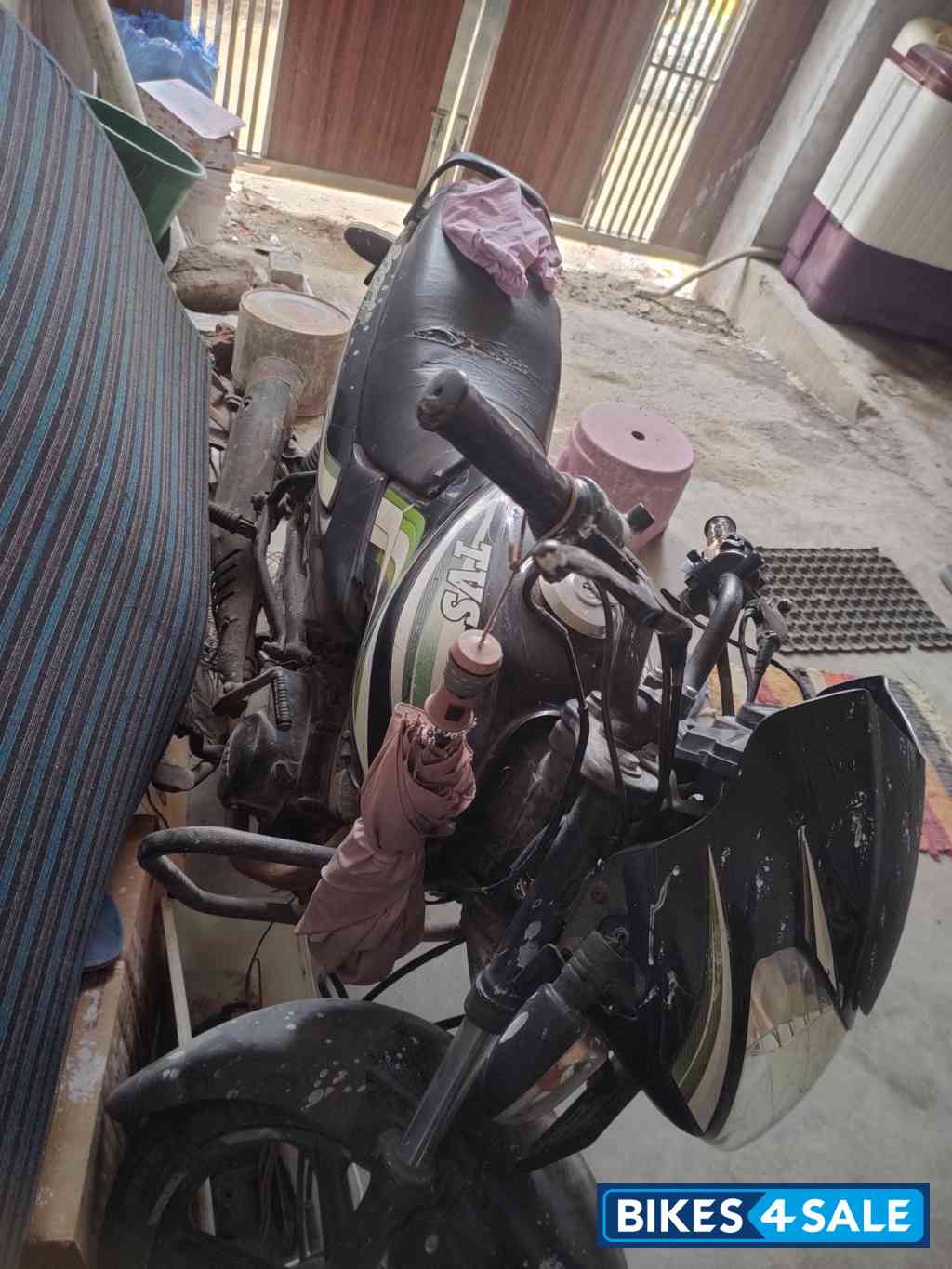 Black And Blu TVS Sport