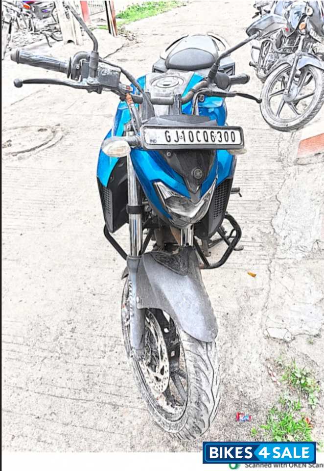 Blue Yamaha FZ25
