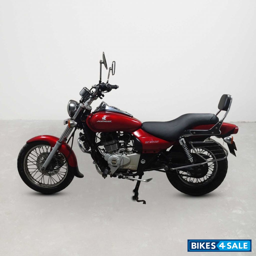 Bajaj Avenger 180 DTS-i