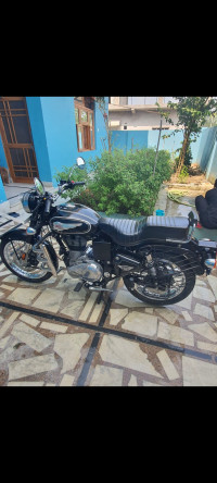 Black Royal Enfield Bullet Standard 500