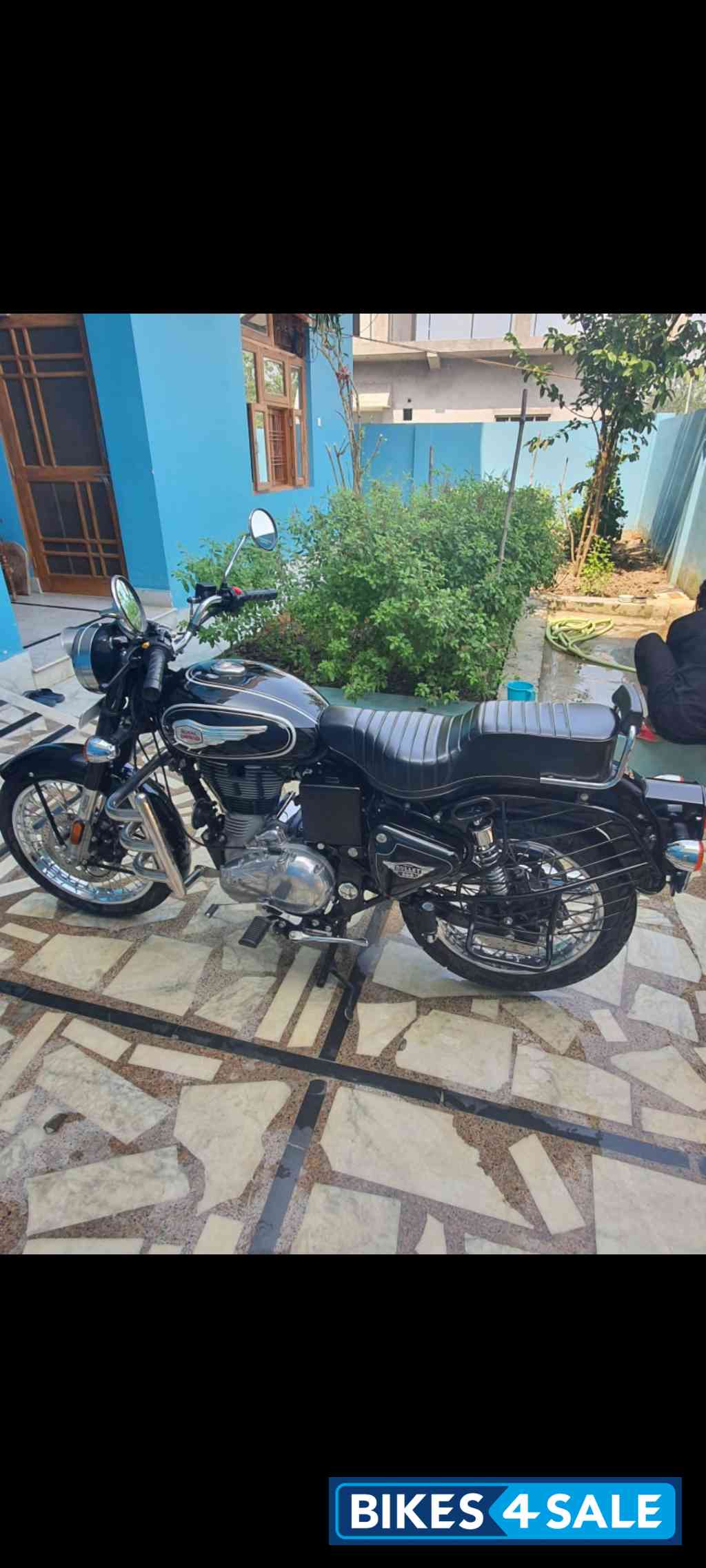 Black Royal Enfield Bullet Standard 500