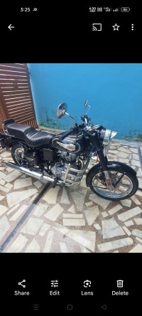 Black Royal Enfield Bullet Standard 500