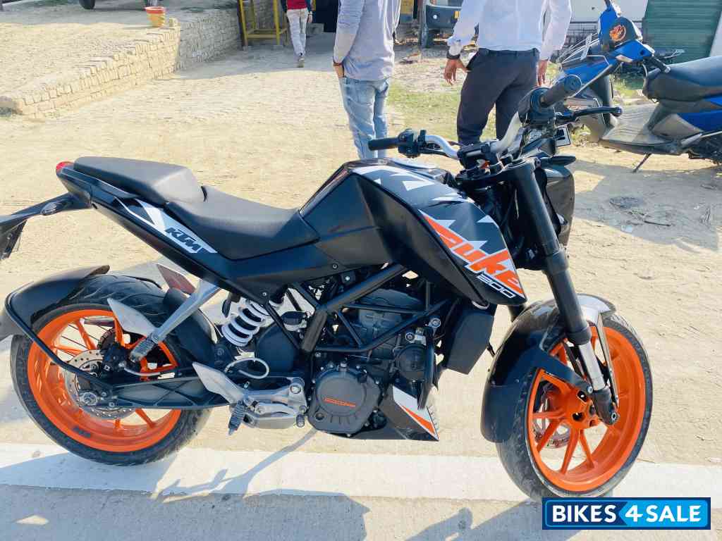 KTM Duke 200