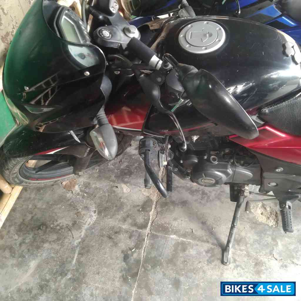 Black Red Bajaj Pulsar 150 Twin Disc