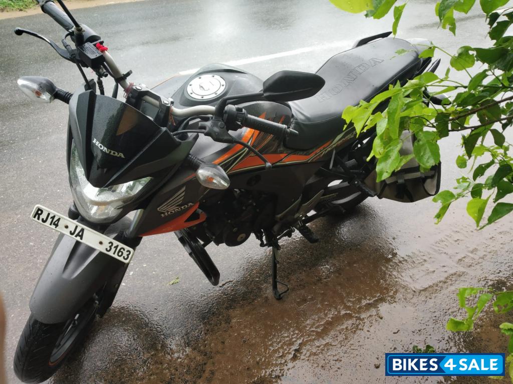 Honda CB Hornet 160R ABS