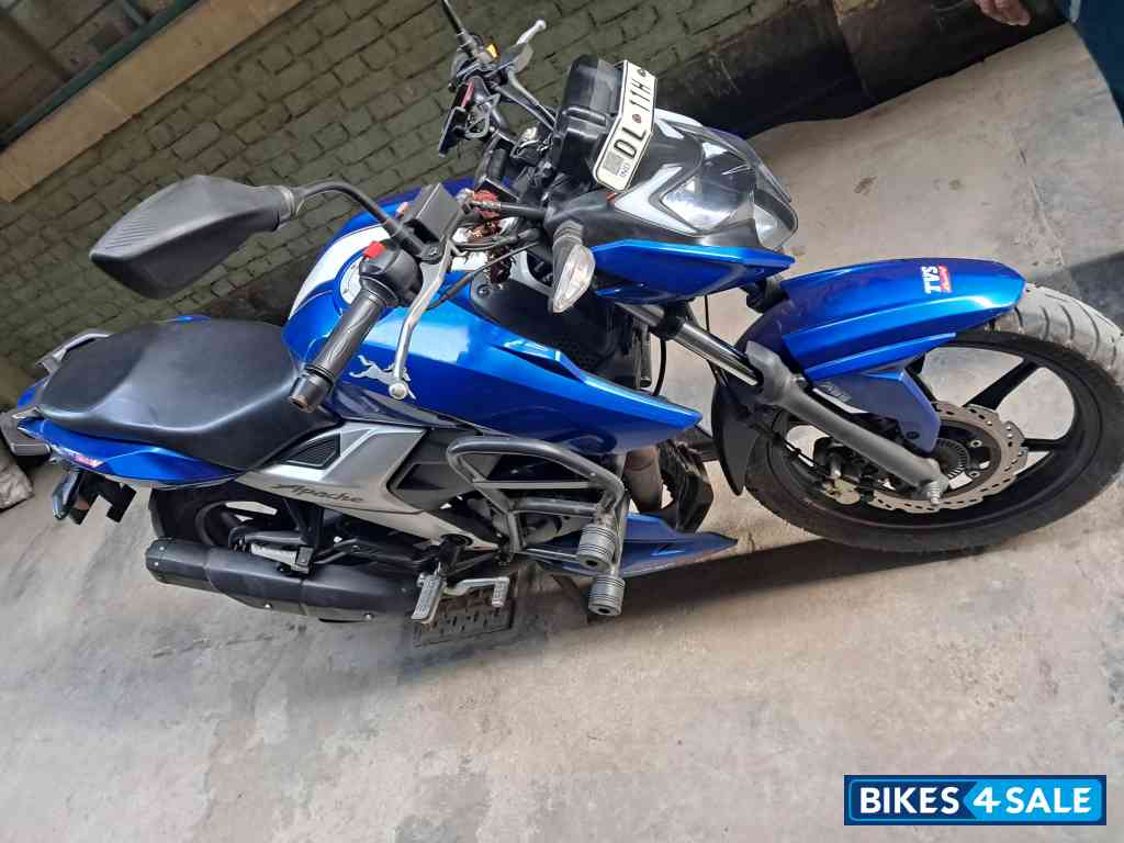 Met Blue TVS Apache RTR 160 4V