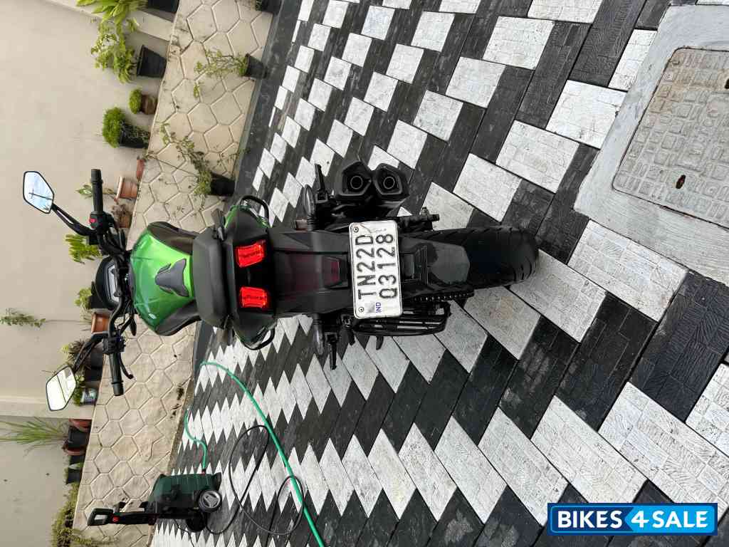 Savanna Green Bajaj Dominar 400