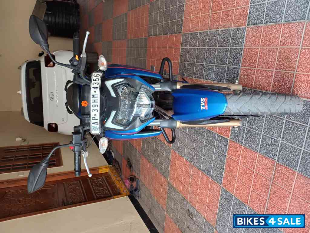 TVS Apache RTR 200 Fi 4V Race Edition 2.0