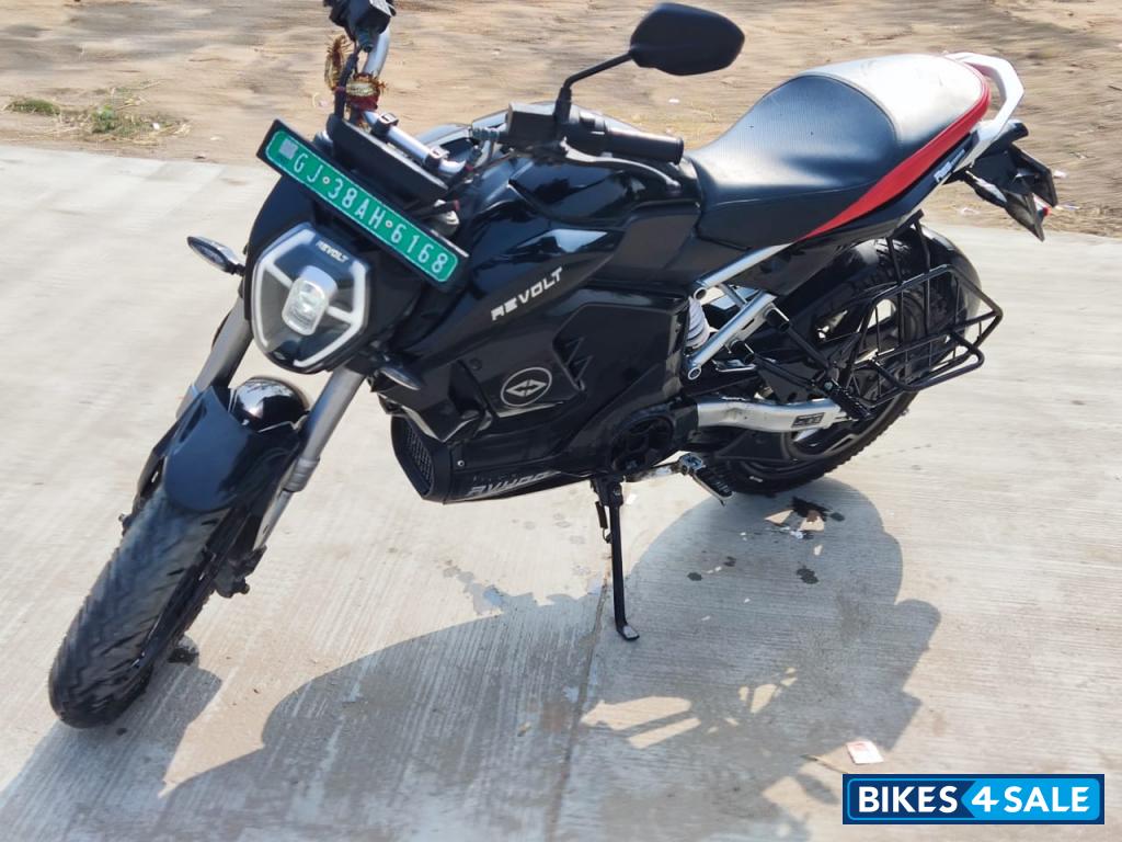 Cosmic Black Revolt RV 400