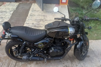 Black Royal Enfield Hunter 350 Metro