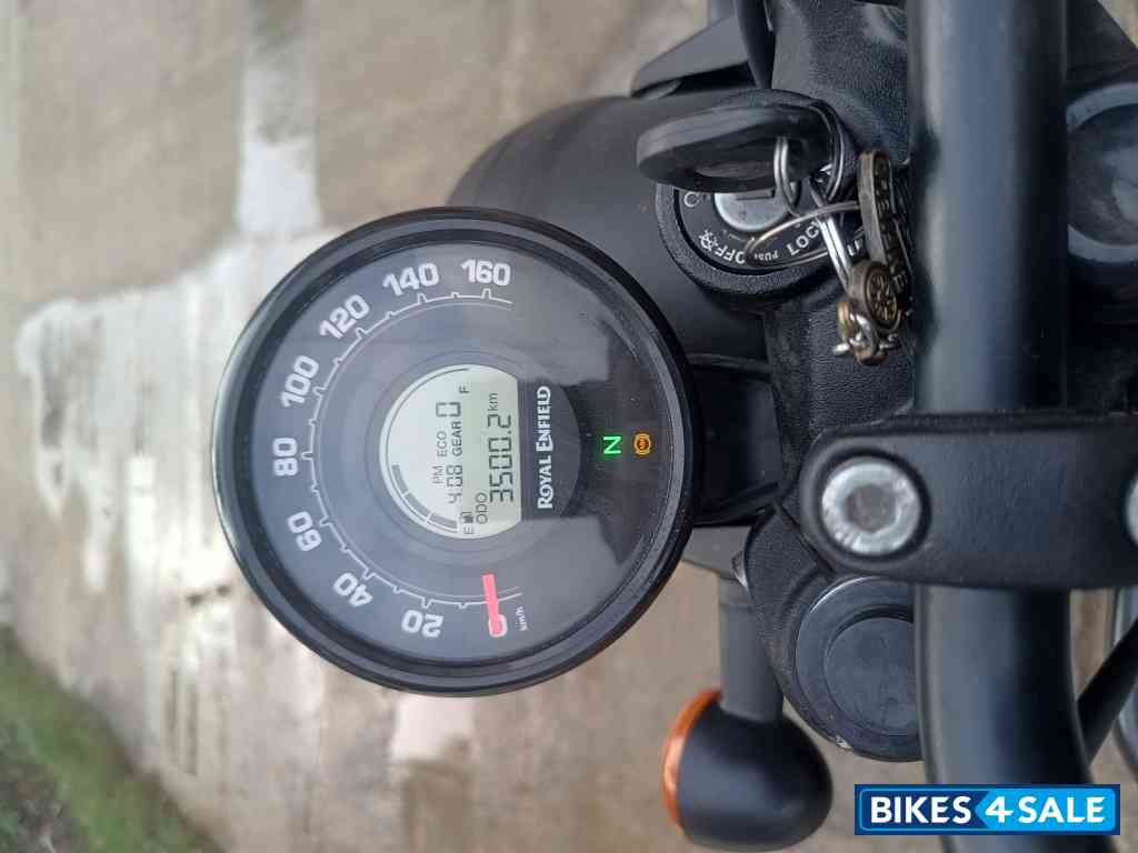 Black Royal Enfield Hunter 350 Metro