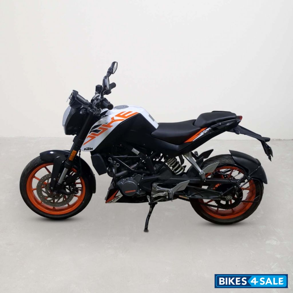 KTM Duke 125