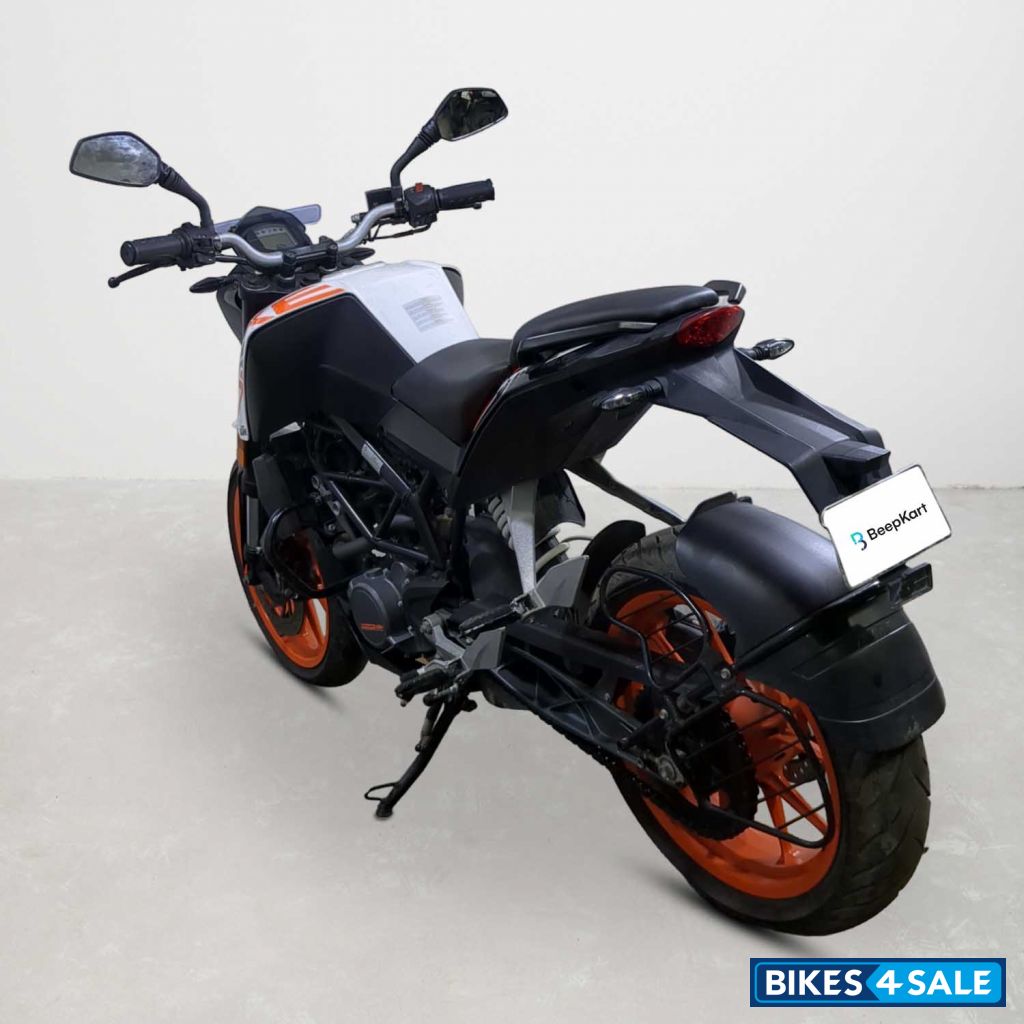 KTM Duke 125