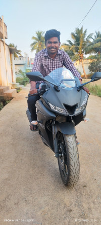 Matte Black Yamaha YZF R15 V3