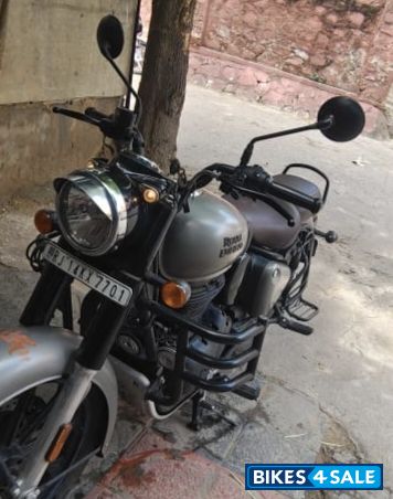 Gun Metal Grey Royal Enfield Classic 350 BS VI