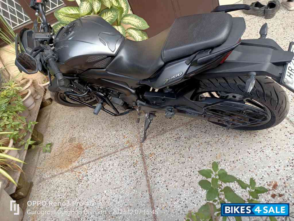 Matt Black Bajaj Dominar 400 ABS BS6