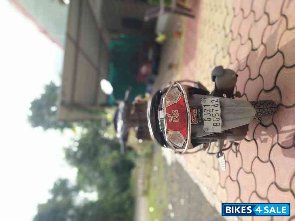 Red- M Honda Dio