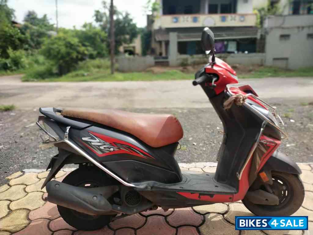 Red- M Honda Dio