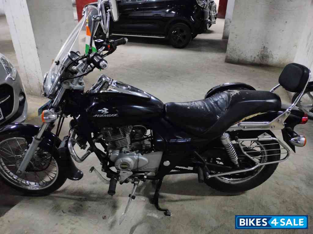 Bajaj Avenger 220 DTS-i