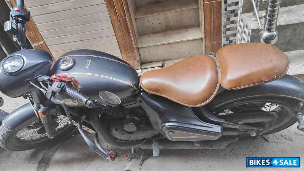 Metallic Grey Jawa Perak BS6