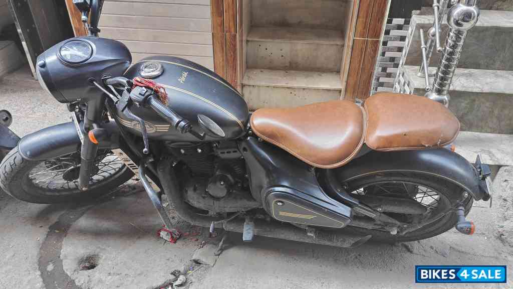 Metallic Grey Jawa Perak BS6