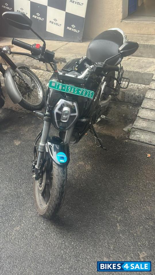 Black Revolt RV 400 Black Revolt RV 400