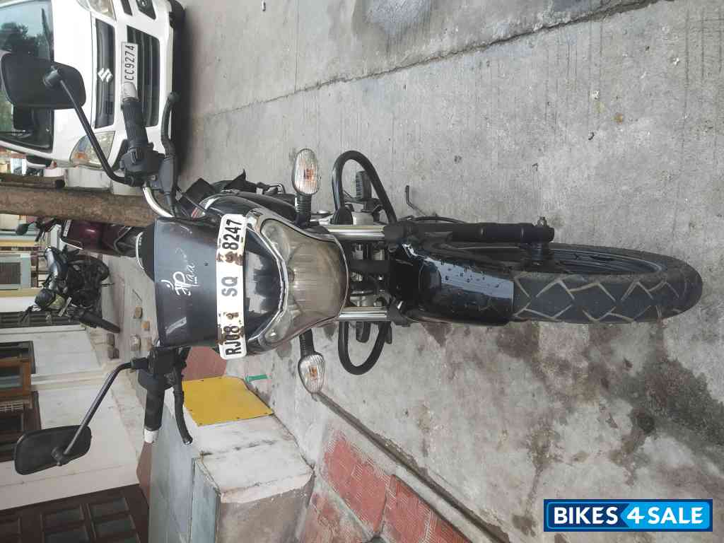 Bajaj V15