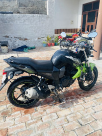 Black&green Yamaha FZ-S