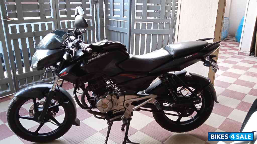 Black Bajaj Pulsar 135LS