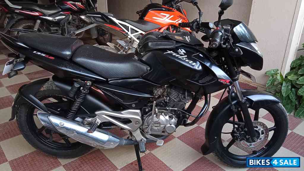 Black Bajaj Pulsar 135LS