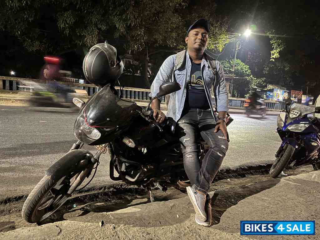 Bajaj Pulsar 150 Neon