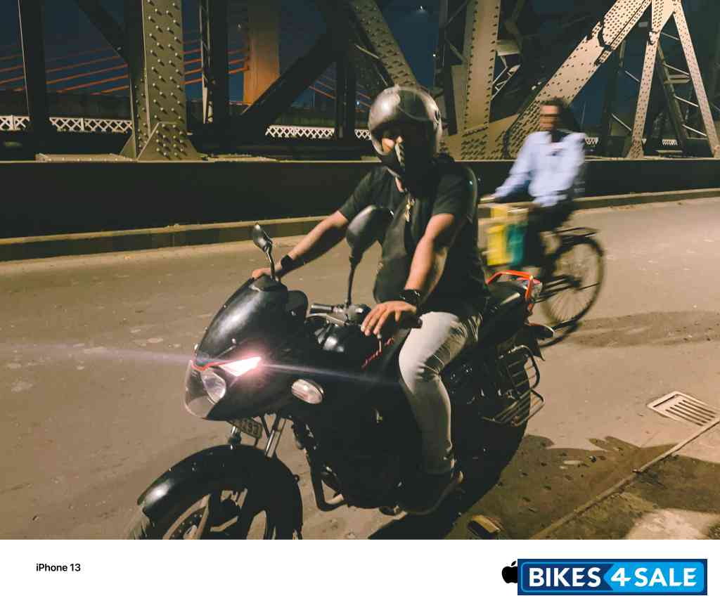 Bajaj Pulsar 150 Neon