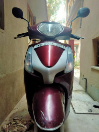 Red Honda Aviator