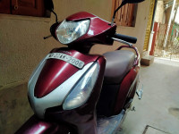 Red Honda Aviator