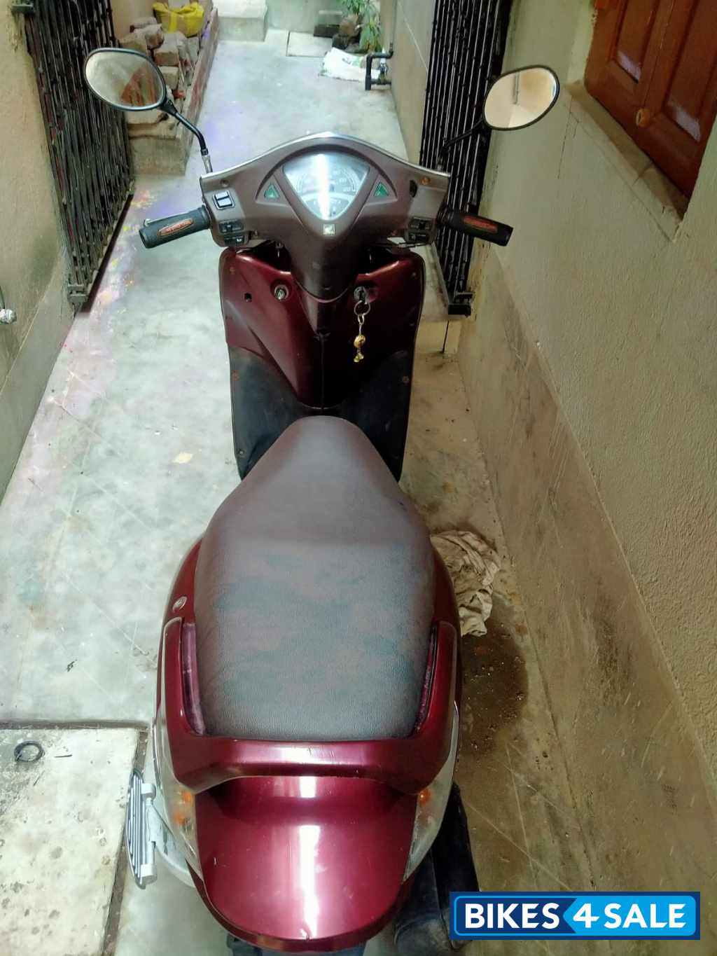 Red Honda Aviator