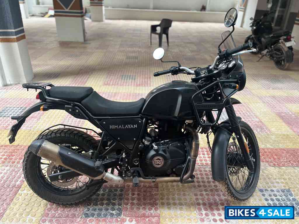 Granite Black Royal Enfield Himalayan 2021