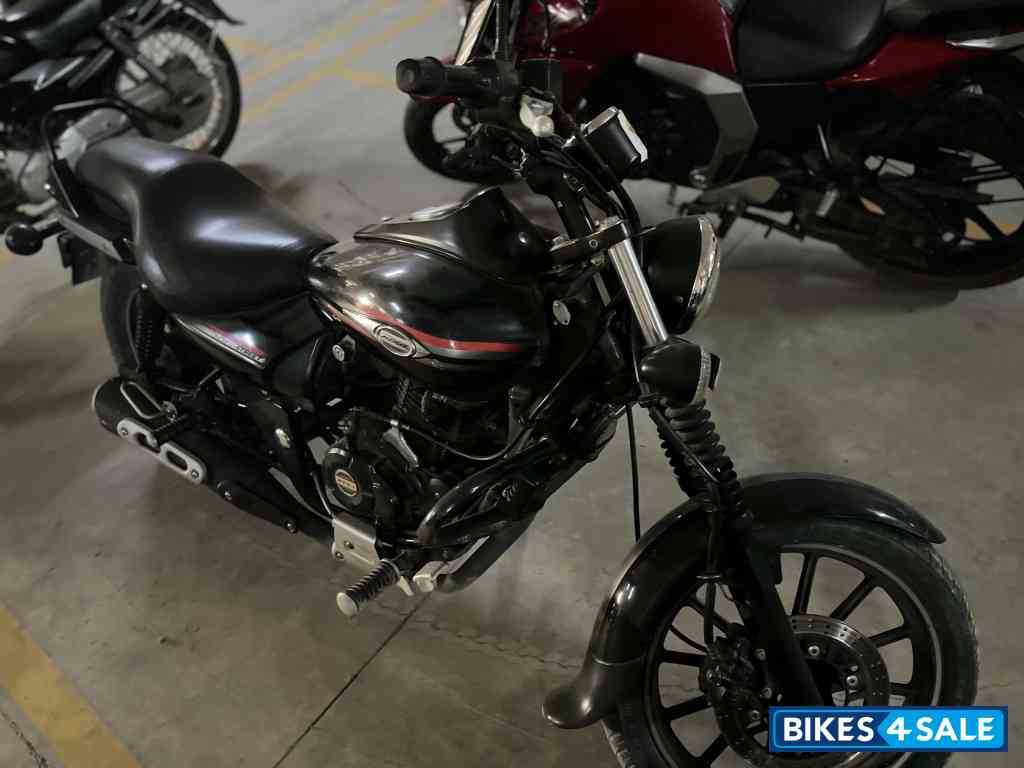 Black Bajaj Avenger Street 220