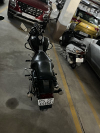 Black Bajaj Avenger Street 220
