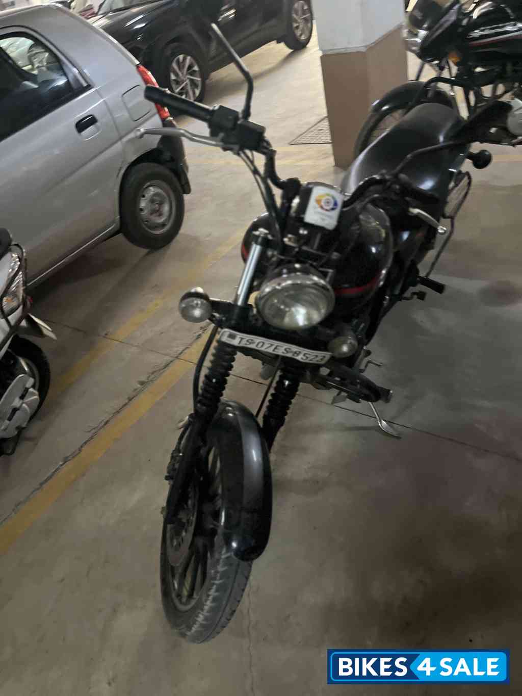 Black Bajaj Avenger Street 220 Black Bajaj Avenger Street 220