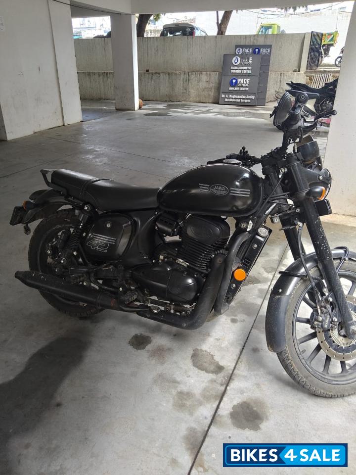 Jawa forty two BS6