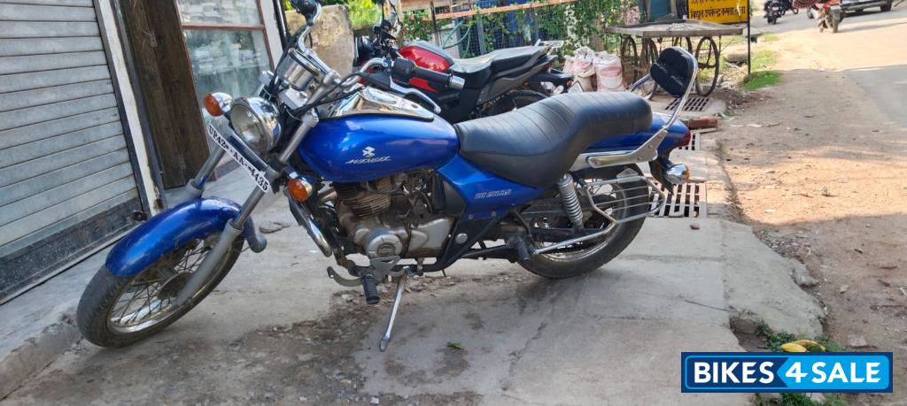Bajaj Avenger 220 DTS-i