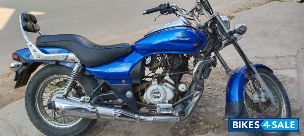Bajaj Avenger 220 DTS-i