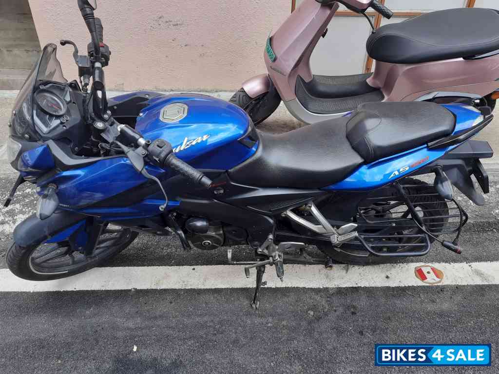 Blue Bajaj Pulsar AS 150