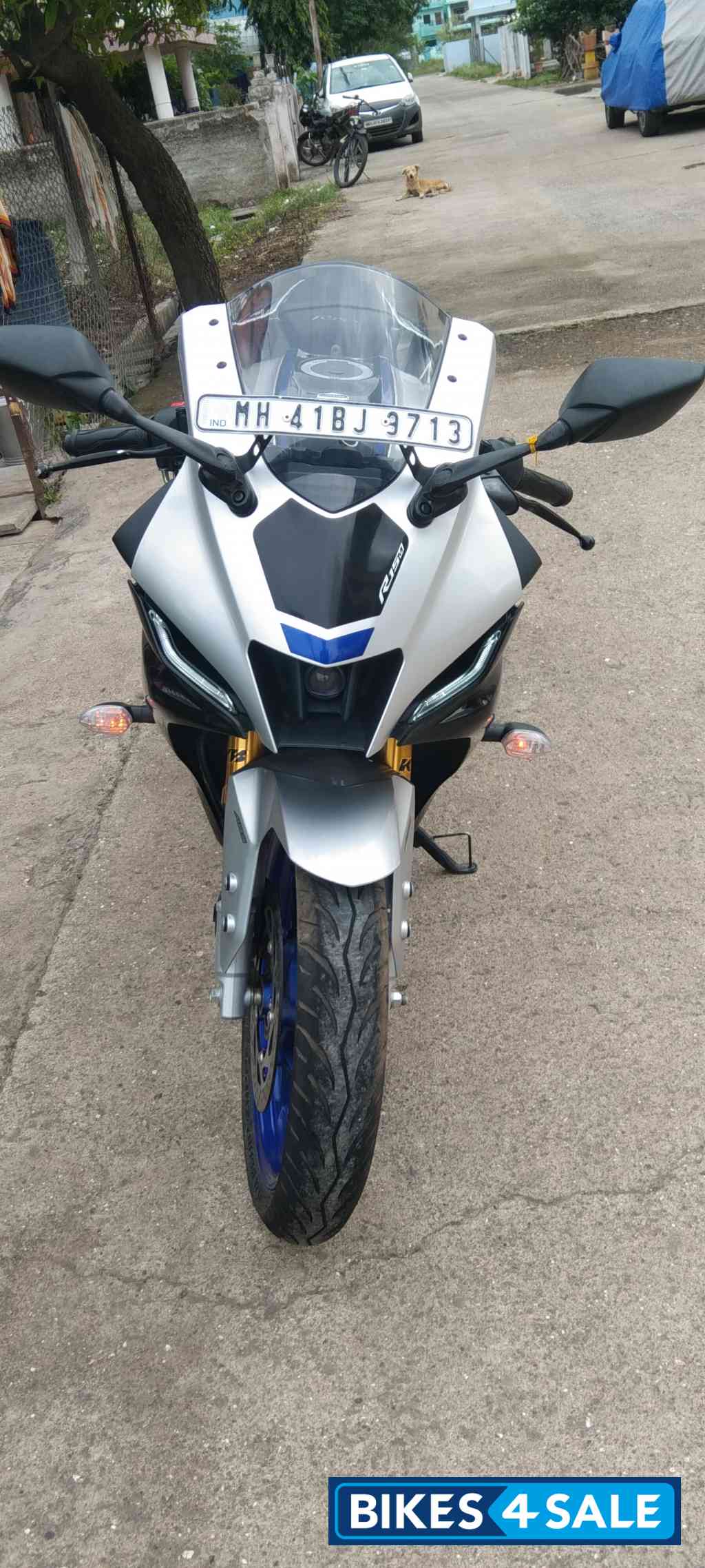 Silver Yamaha R15M