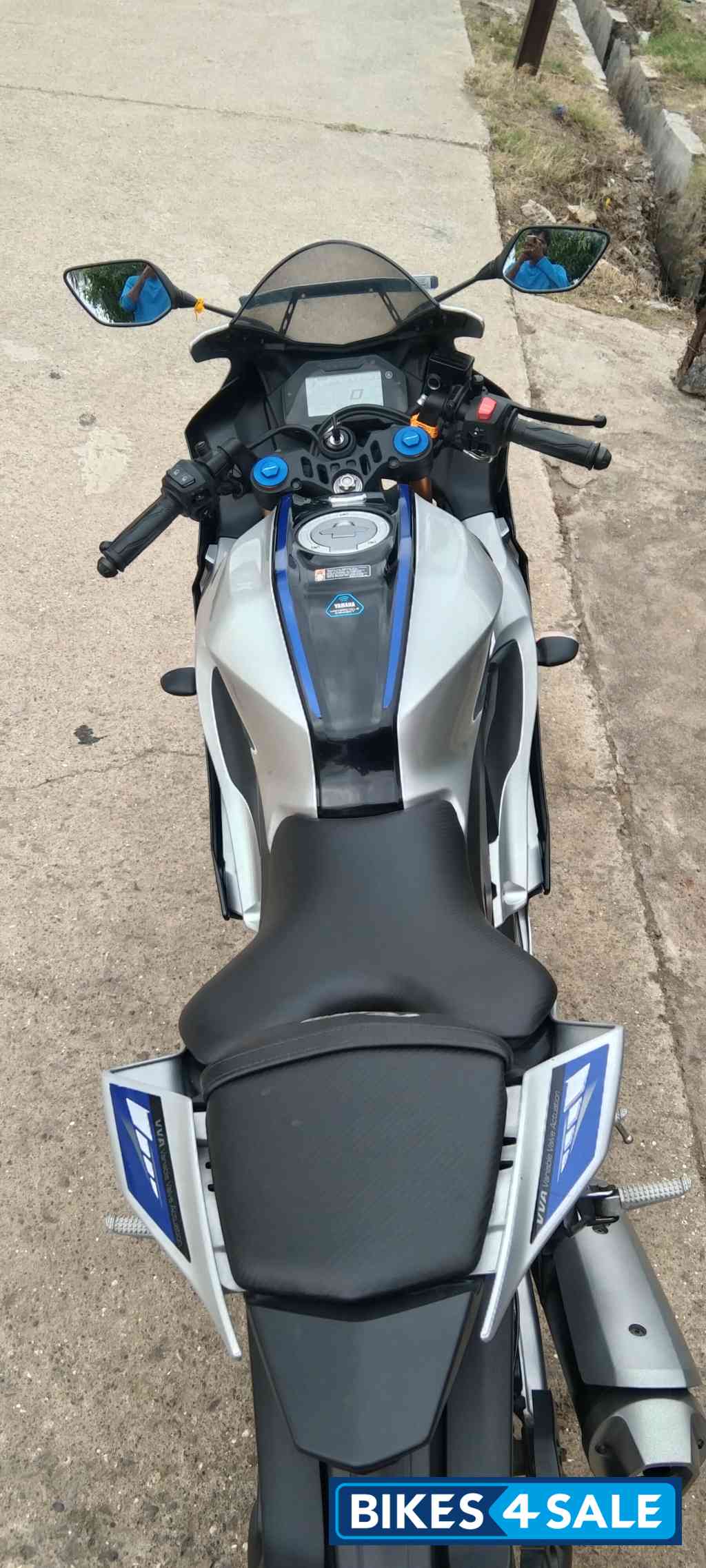 Silver Yamaha R15M Silver Yamaha R15M