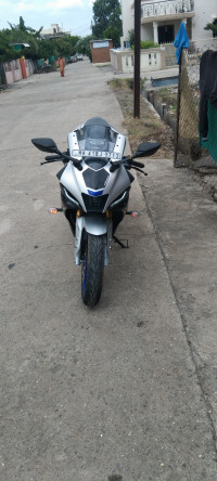 Silver Yamaha R15M