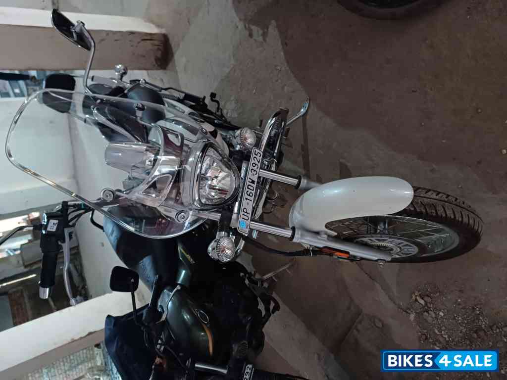 Bajaj Avenger Cruise 220 BS6