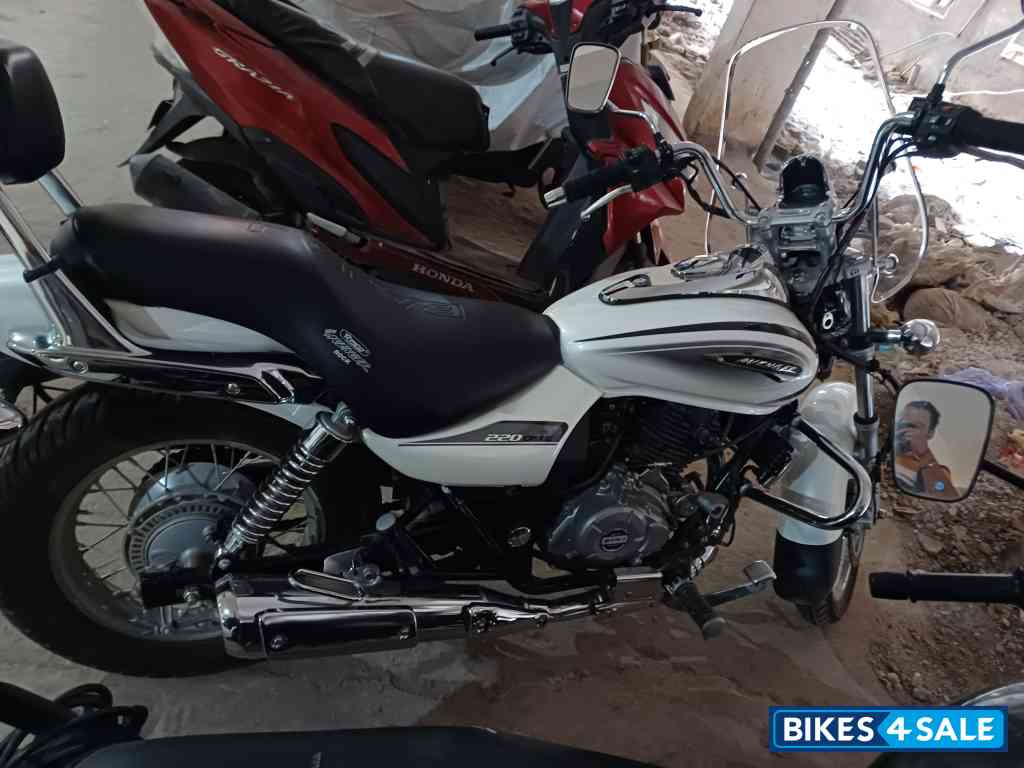 Bajaj Avenger Cruise 220 BS6